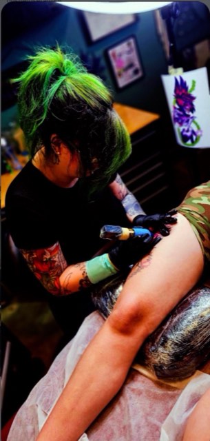 Top Angle Leg Sleeve Detailing